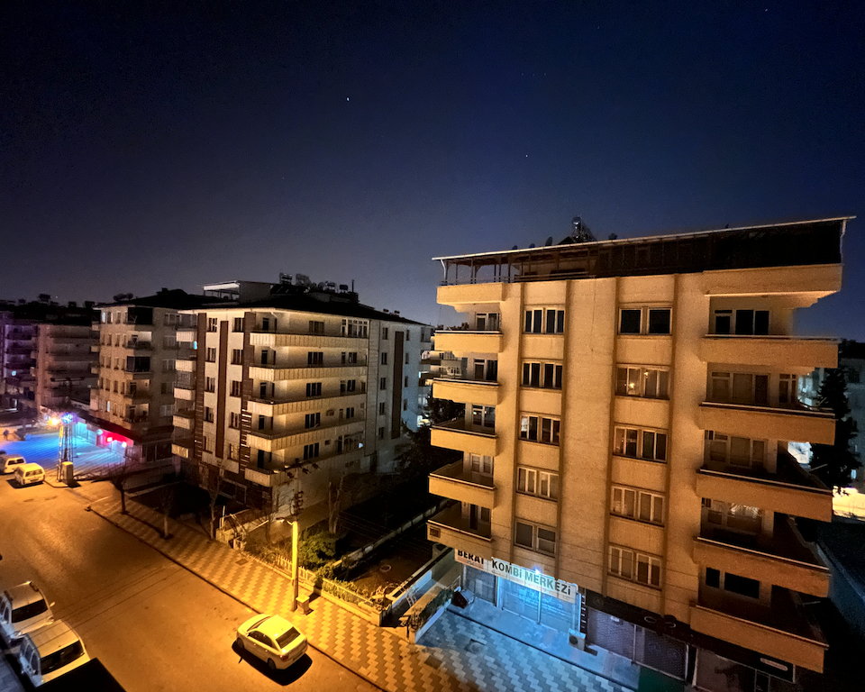 9 ay sonra: Deprem Üzerine